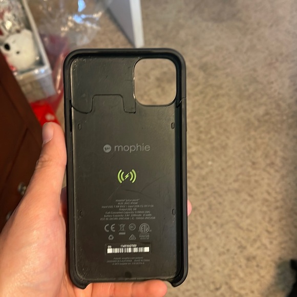 Mophie Phone case iPhone 11 Pro Chargeable phone case 2200mAh